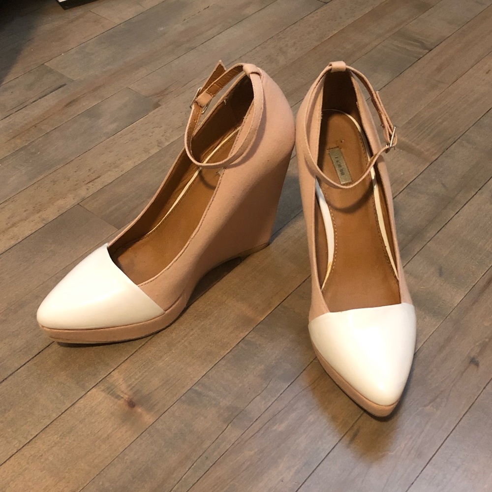 Urban Outfitters pink wedge